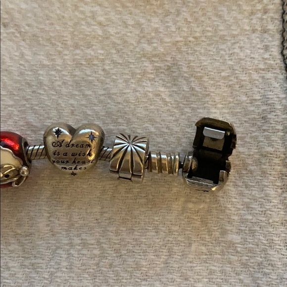 Pandora bracelet with 17 charms - Picture 4 of 4